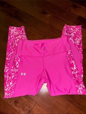 Under Armour Hot Pink Leggings with White Floral Side Panels size medium NWOT